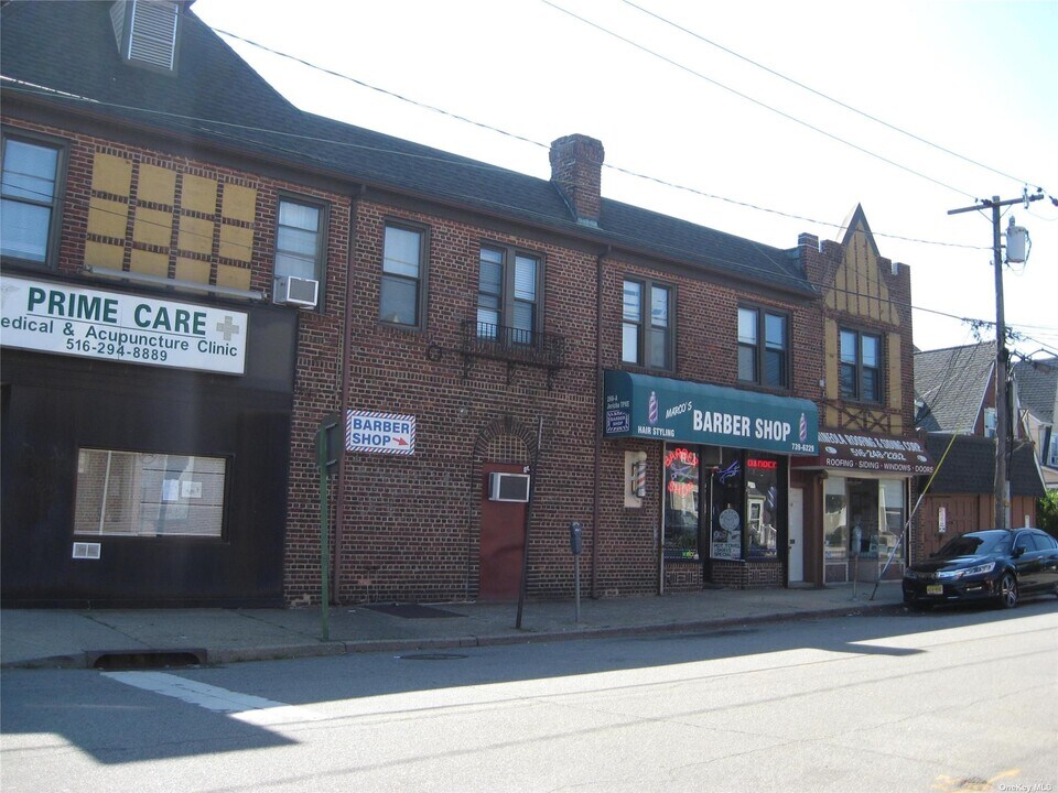 266 Jericho Turnpike-Unit -Back in Mineola, NY - Building Photo