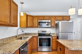 33 Caffoni Dr in Leominster, MA - Building Photo - Building Photo