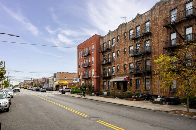 116 Avenue S in Brooklyn, NY - Foto de edificio - Building Photo