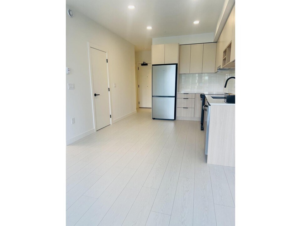 10466-1138A 138a St in Surrey, BC - Building Photo