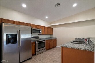 2141 SW 8th Pl in Cape Coral, FL - Building Photo - Building Photo