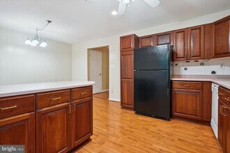 6760 Cardinal Woods Ct in Lorton, VA - Building Photo - Building Photo