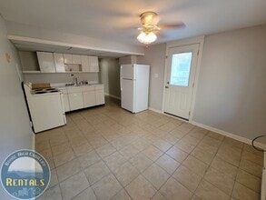 1489 Brown's Chapel Rd in Boone, NC - Foto de edificio - Building Photo