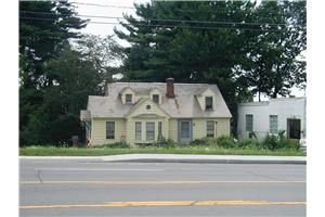 10 Montray Rd in Queensbury, NY - Building Photo - Building Photo