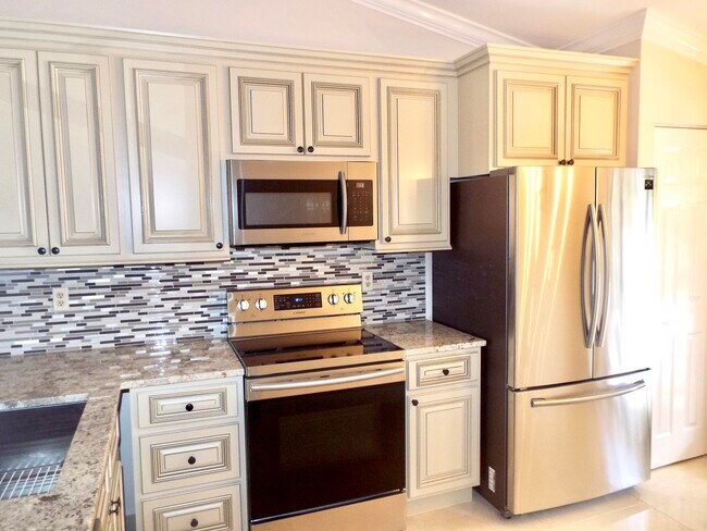3350 Perimeter Dr in Greenacres, FL - Building Photo - Building Photo