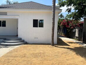2741 S Rimpau Blvd in Los Angeles, CA - Building Photo - Building Photo