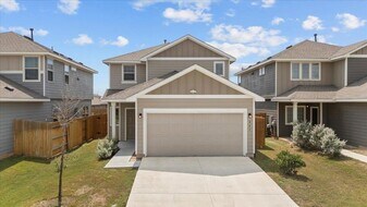 243 Driftwood Ln in Bastrop, TX - Building Photo