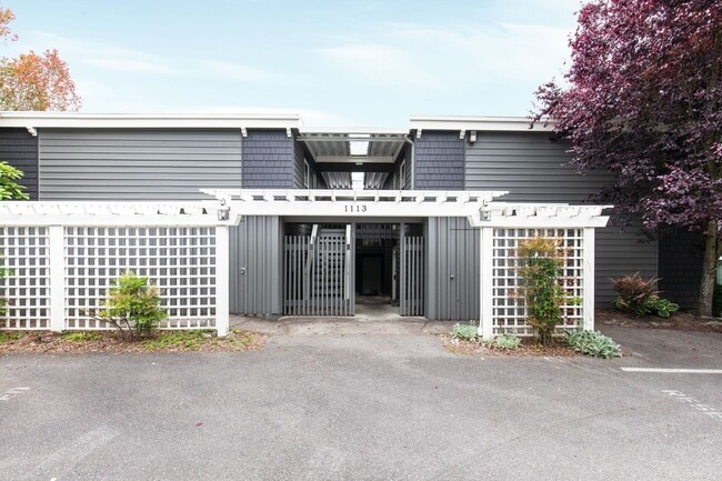property at 1113 Kirkland Ave