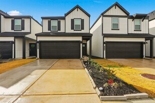 12330 Basilwood Dr in Houston, TX - Building Photo