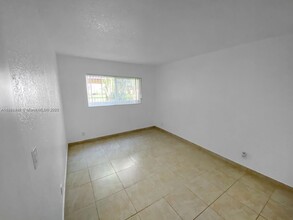 2600 NW 39th Way, Unit 102 in Lauderdale Lakes, FL - Building Photo - Building Photo