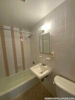 74 S Huntington Ave in Boston, MA - Building Photo