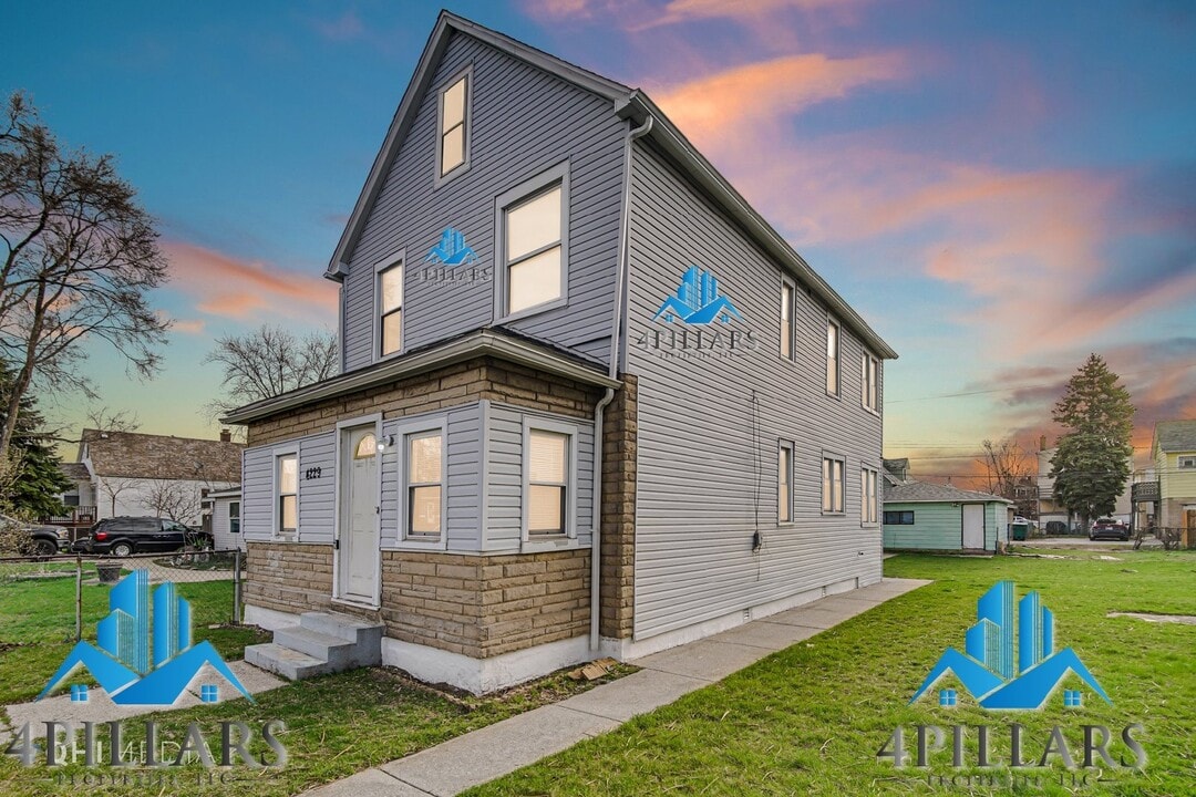 4229 Dearborn Ave in Hammond, IN - Foto de edificio