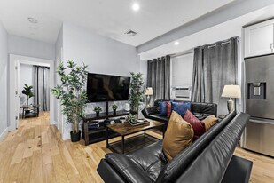 1011 Bennington St in Boston, MA - Building Photo