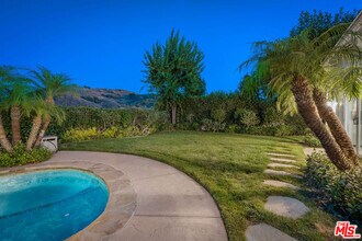 4110 Prado De Los Zorros in Calabasas, CA - Building Photo - Building Photo