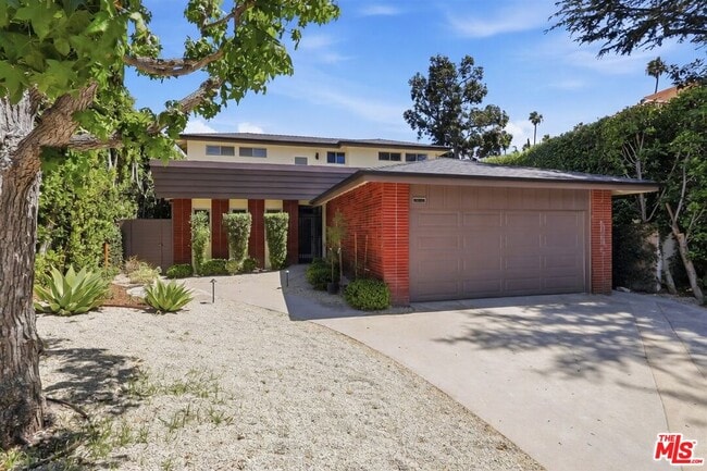 444 S Windsor Blvd in Los Angeles, CA - Building Photo - Building Photo