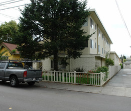 221 N Ellsworth Ave in San Mateo, CA - Building Photo - Building Photo