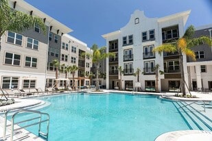 San Marco Promenade Apartments in Jacksonville, FL - Building Photo