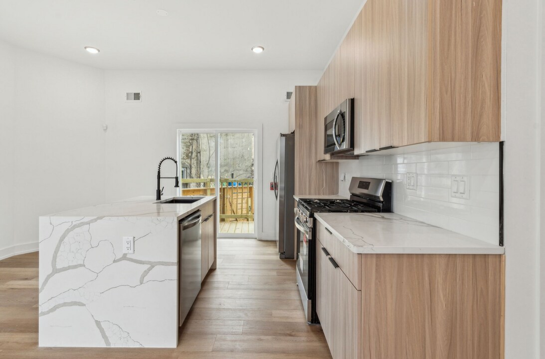 136-40 E Cumberland St-Unit -Unit 1 in Philadelphia, PA - Building Photo
