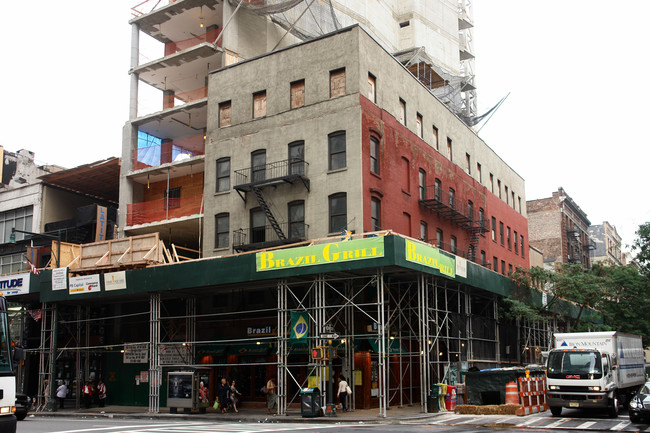 787 Eighth Ave in New York, NY - Building Photo - Building Photo