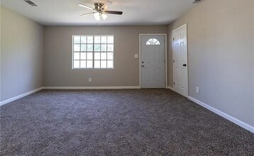 917 Gateway Dr in Phenix City, AL - Building Photo - Building Photo