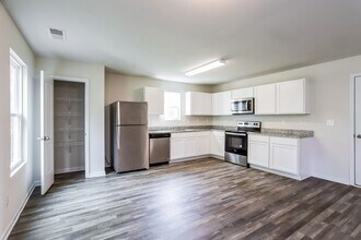 112 Glendale Blvd in Temple, GA - Building Photo - Building Photo