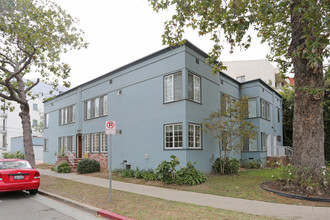 10978 Veteran Ave in Los Angeles, CA - Building Photo - Primary Photo