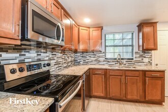 7720 Lauderdale Dr N in Jacksonville, FL - Foto de edificio - Building Photo