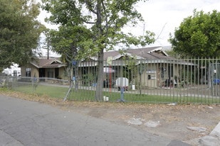 559 S East St in Anaheim, CA - Building Photo