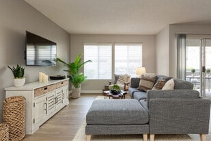 Colony Parc in Ventura, CA - Building Photo