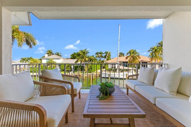 1030 Sugar Sands Blvd in West Palm Beach, FL - Building Photo - Building Photo