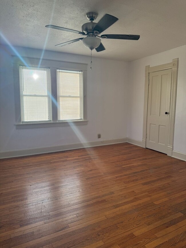 129 N St Louis Blvd in South Bend, IN - Building Photo - Building Photo