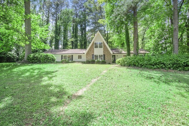 property at 2820 Georgian Terrace