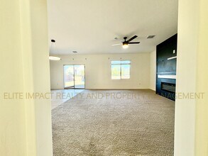11684 W Vanderbilt Farms Way in Marana, AZ - Building Photo - Building Photo