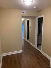 9 Greenwood Dr in Freehold, NJ - Foto de edificio - Building Photo