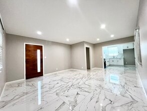 7445 Penfield Ave in Winnetka, CA - Building Photo - Building Photo