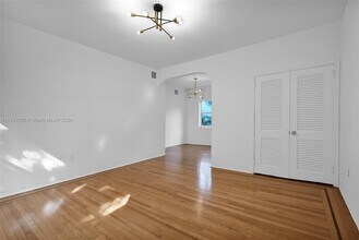 1536 Michigan Ave, Unit 4 in Miami Beach, FL - Building Photo - Building Photo