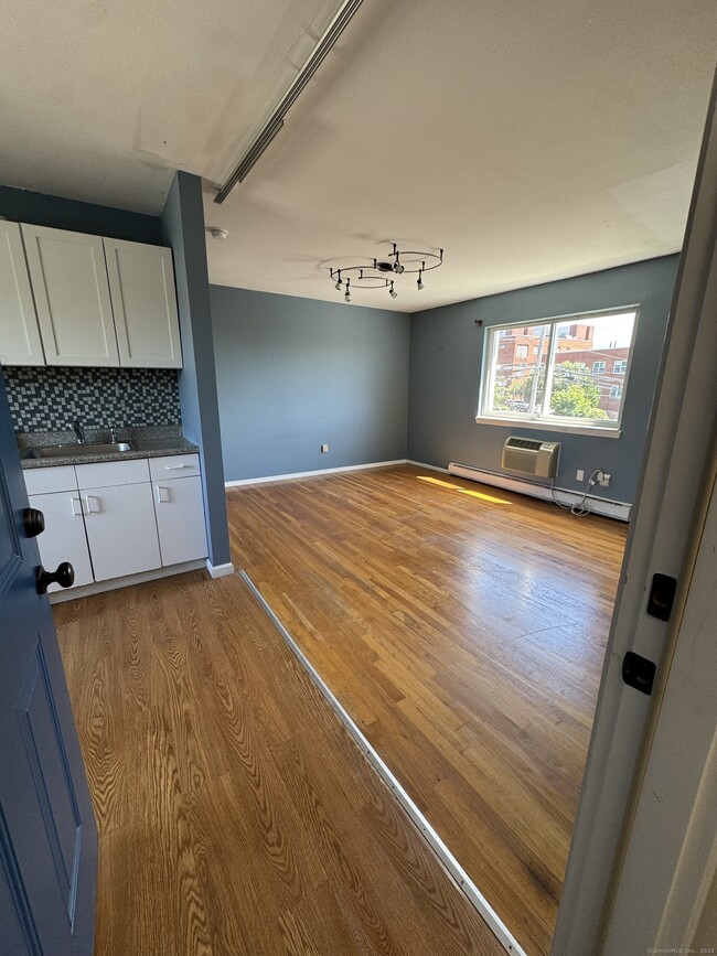 property at 36 Woodbury Ave
