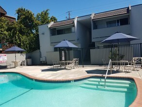 St Moritz Apartments in Concord, CA - Building Photo - Building Photo