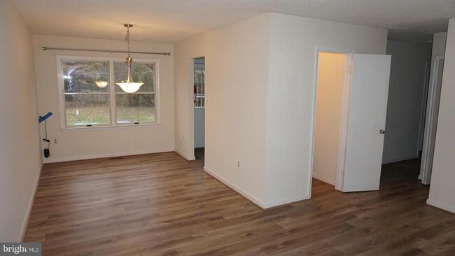 6910 Hawthorne Rd in La Plata, MD - Building Photo - Building Photo
