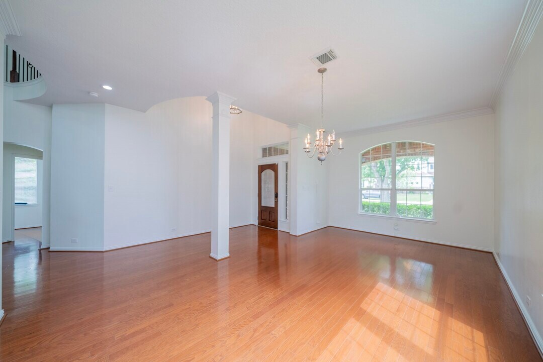 1415 Sue Barnett Dr in Houston, TX - Building Photo