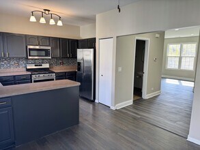 766 Cherry Creek Dr in Grayslake, IL - Building Photo - Building Photo