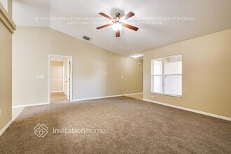 4736 Robin Dr in St. Cloud, FL - Foto de edificio - Building Photo