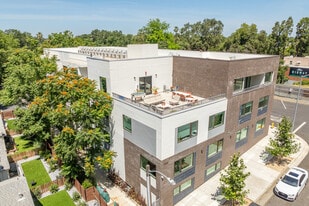 301 D Apartments in West Sacramento, CA - Building Photo