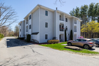 Stoney Creek Condominiums in Milford, NH - Building Photo - Building Photo