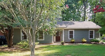 1119 Eagle Rd in Greensboro, NC - Building Photo