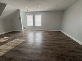 10 Bouton St in Norwalk, CT - Building Photo