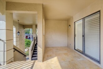 1055 Kensington Park Dr in Altamonte Springs, FL - Building Photo - Building Photo
