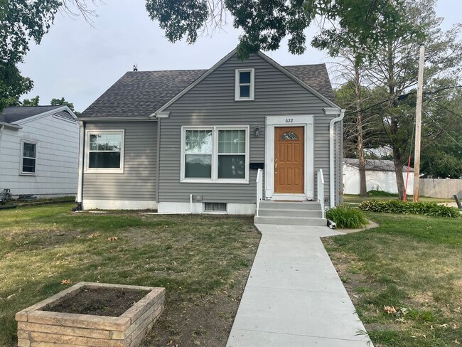 property at 622 20th St NE