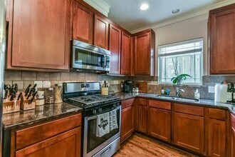 5924 Petty St in Houston, TX - Building Photo - Building Photo