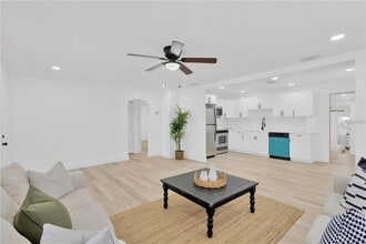 4035 Fairfield Ave S in St. Petersburg, FL - Building Photo - Building Photo